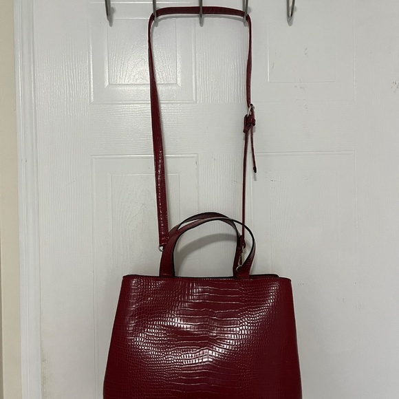 Red, Croc Leather, Shoulder Tote Bag, 3 Partitions - Picture 2 of 3